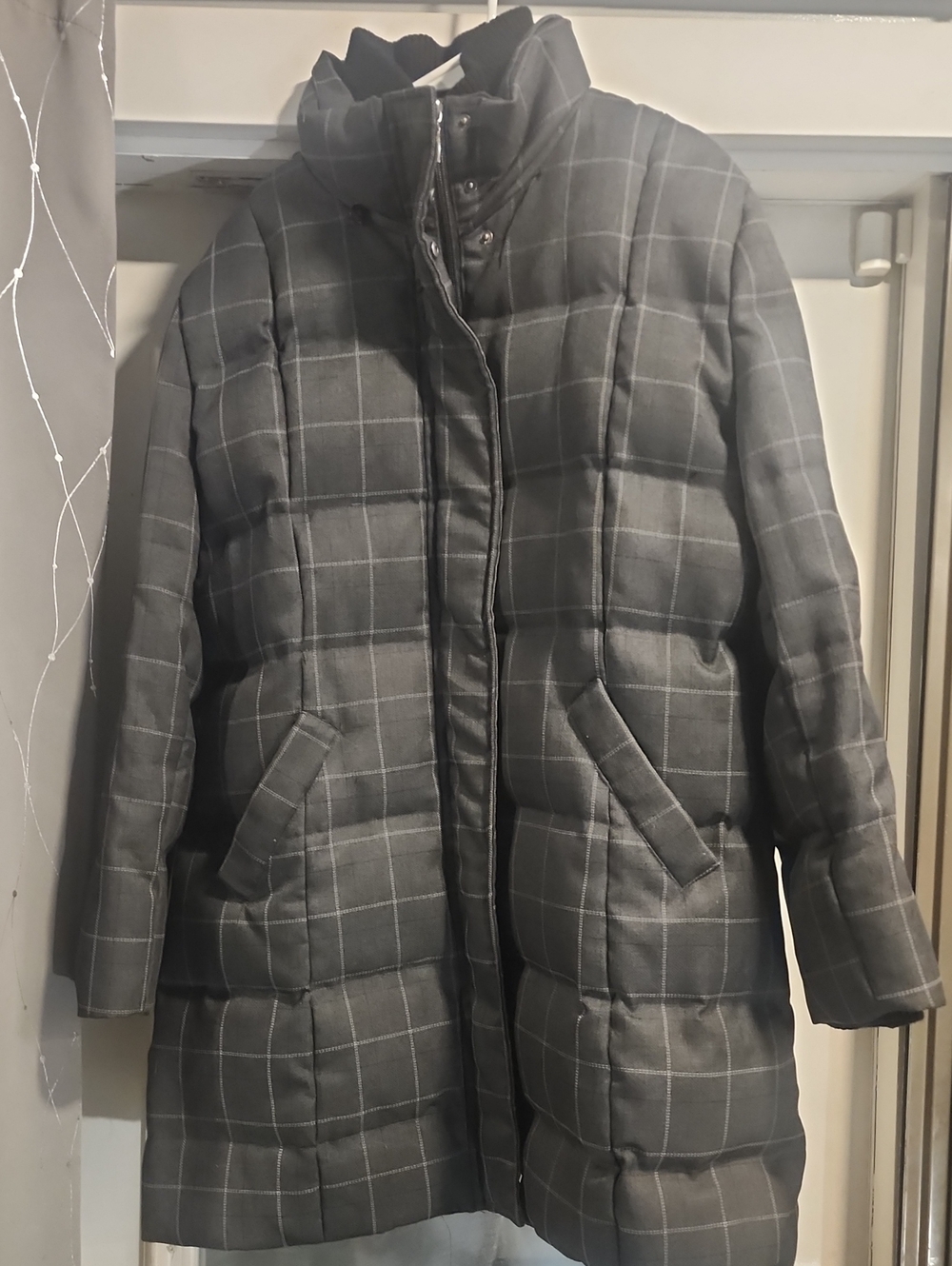 Women's Gray Plaid Puffer Coat with High Collar